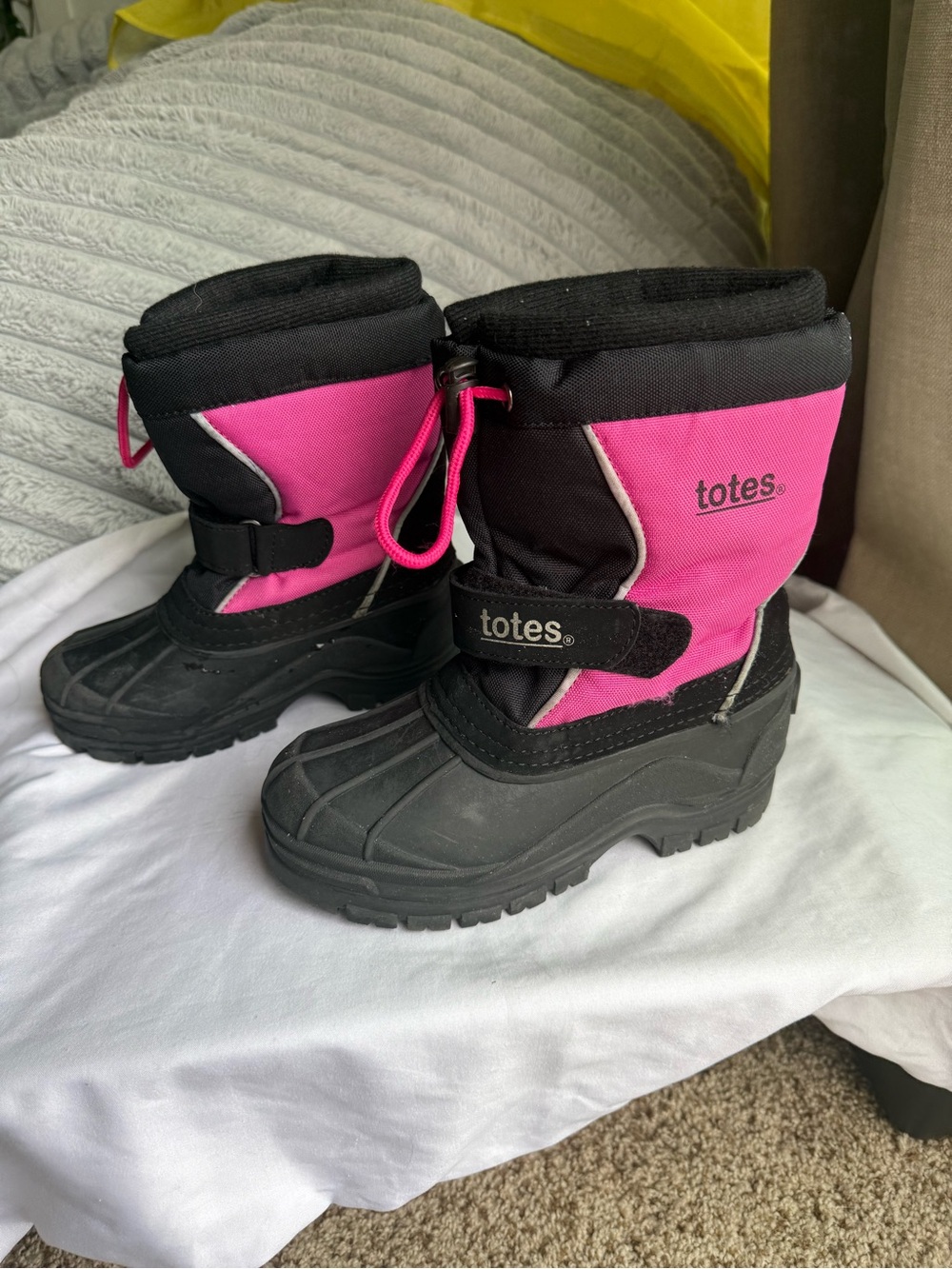 totes Pink and Black Kids Winter Snow Boots size